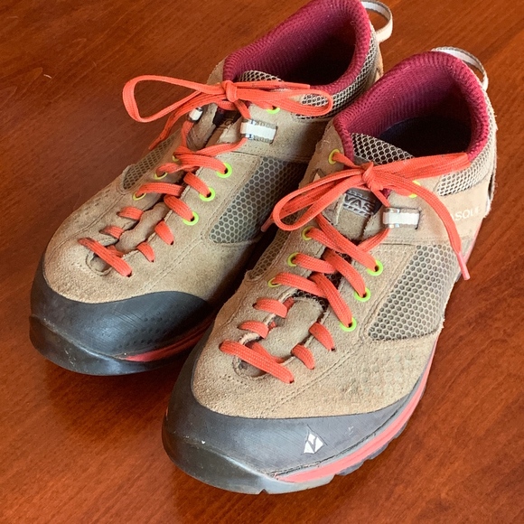 vasque grand traverse hiking shoes